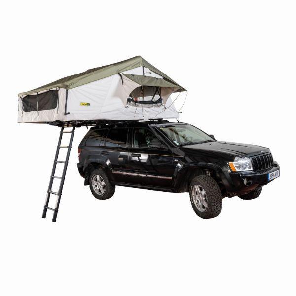 Une tente de toit de voiture est une tente qui se fixe sur le toit dune voiture, permettant aux campeurs de dormir au-dessus de leur véhicule.