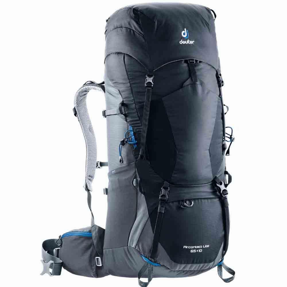 Un sac à dos noir et bleu avec un compartiment principal spacieux, des bretelles rembourrées et une ceinture abdominale.