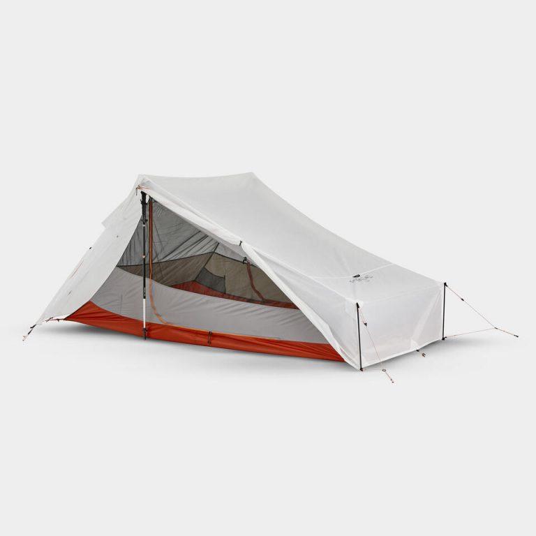 Une tente légère et compacte pour une personne, idéale pour le camping et la randonnée.
