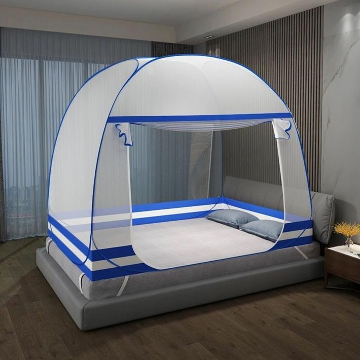 Une moustiquaire de lit ronde et pliable avec un cadre en acier inoxydable et un tissu en maille polyester.